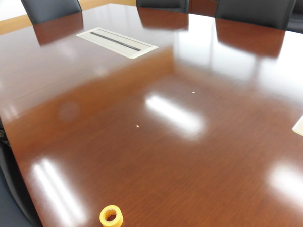 会議室テーブルリペア